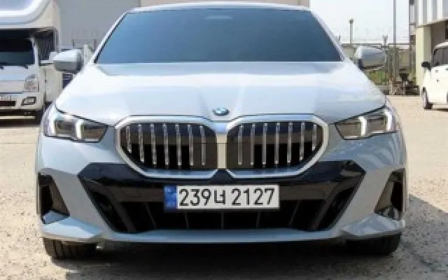 수원중고차직거래 5시리즈 (G60) 530i xDrive 매물 사진 5 - 2024/10 9,663km